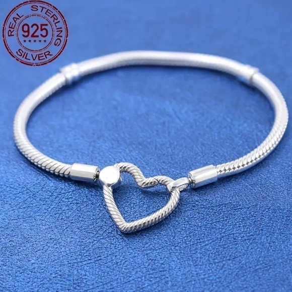 925 Sterling Silver Heart Clasp 1pc Snake Chain Bracelet - Size 7.5”/19c… - Picture 2 of 5